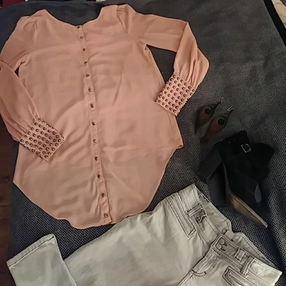 Double Zero Button Back Scoop Neck Blouse - Picture 2 of 2